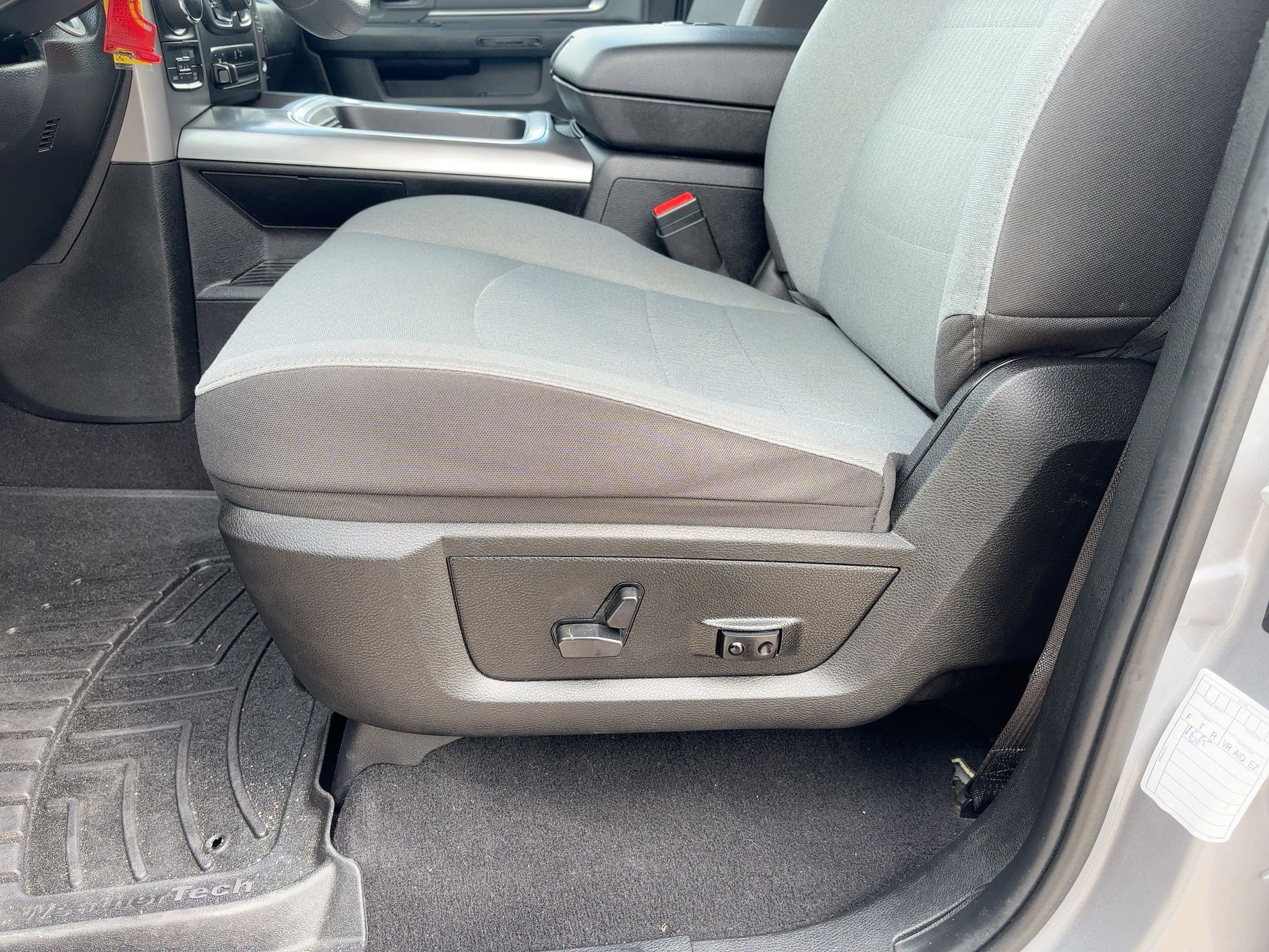 2023 Ram 1500 Classic SLT photo 12