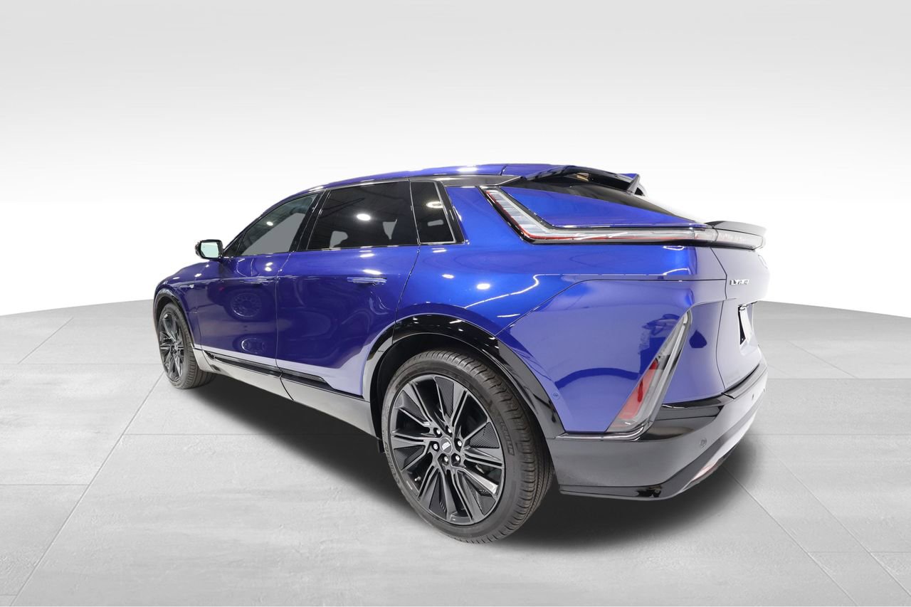 2024 Cadillac Lyriq Sport photo 2