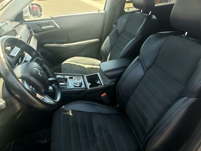 2024 Mitsubishi Outlander SE photo 11