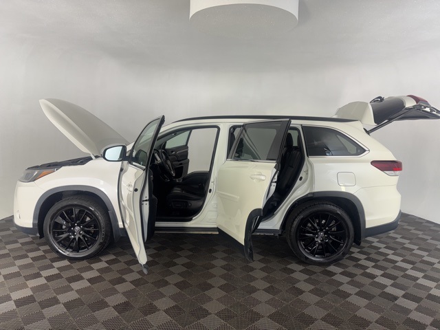 2019 Toyota Highlander Base photo 13