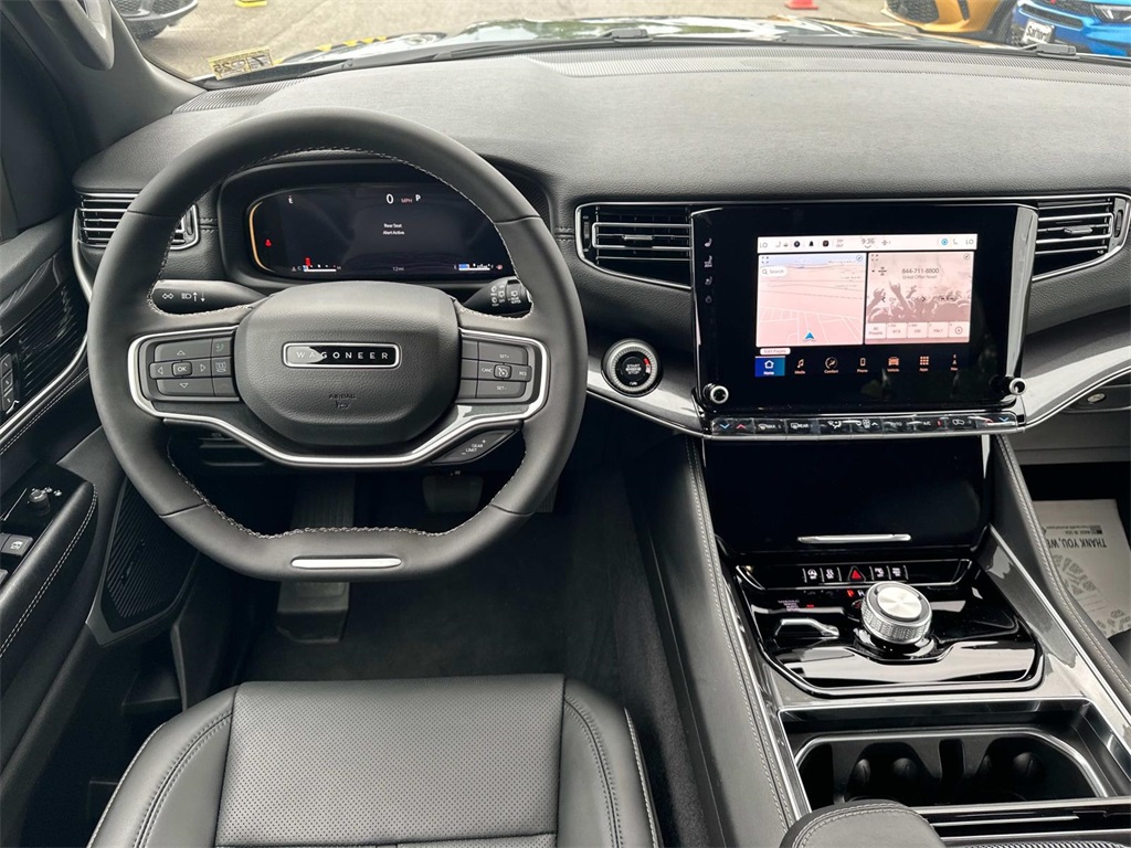 2024 Jeep Wagoneer Base photo 2