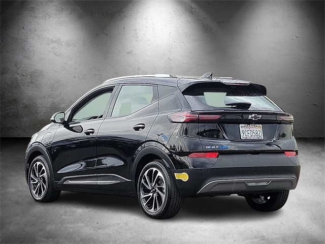 2022 Chevrolet Bolt EUV Premier photo 2