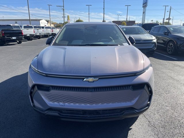 2026 Chevrolet Equinox LT photo 2