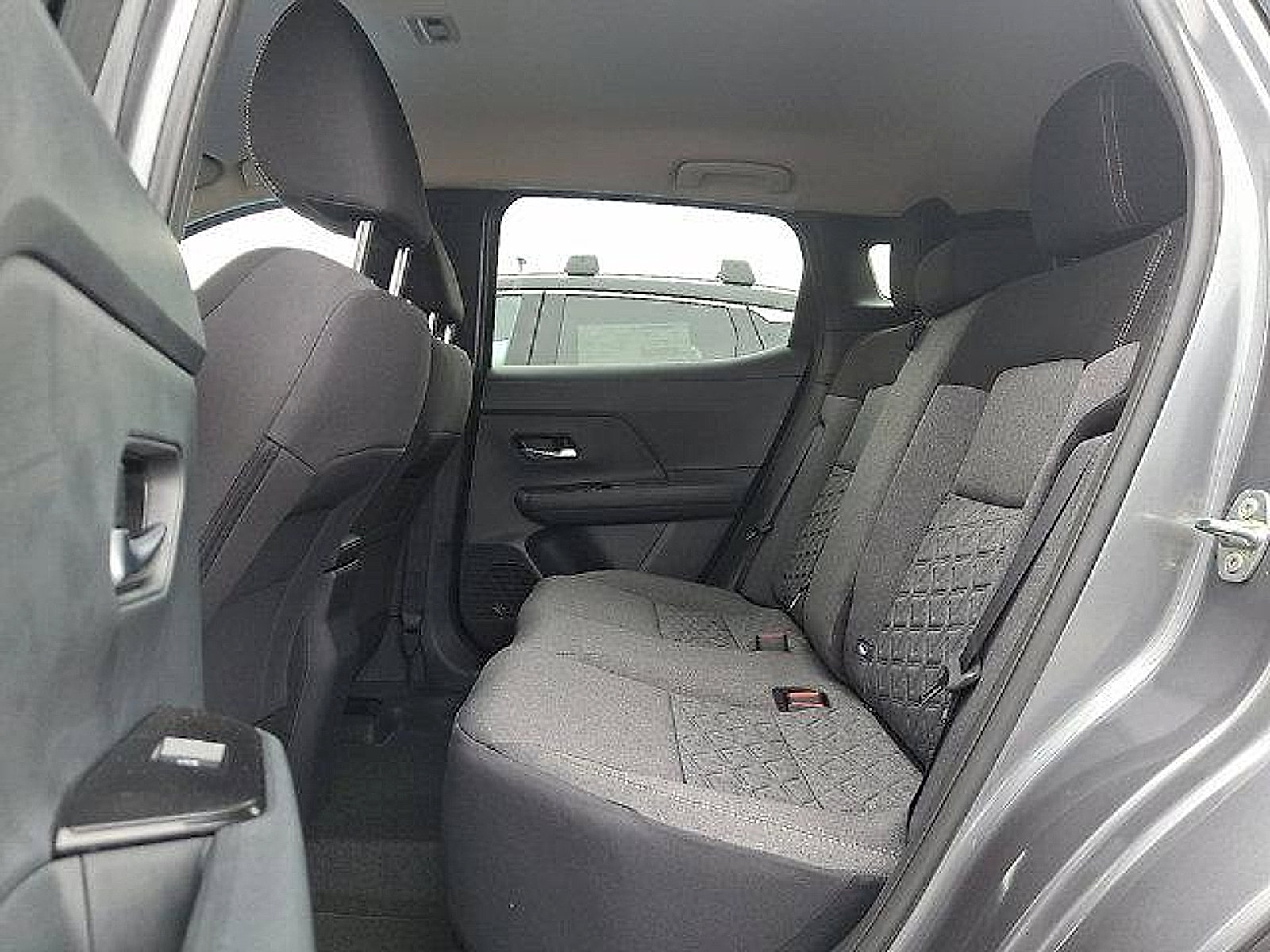 2025 Nissan Kicks SV photo 2