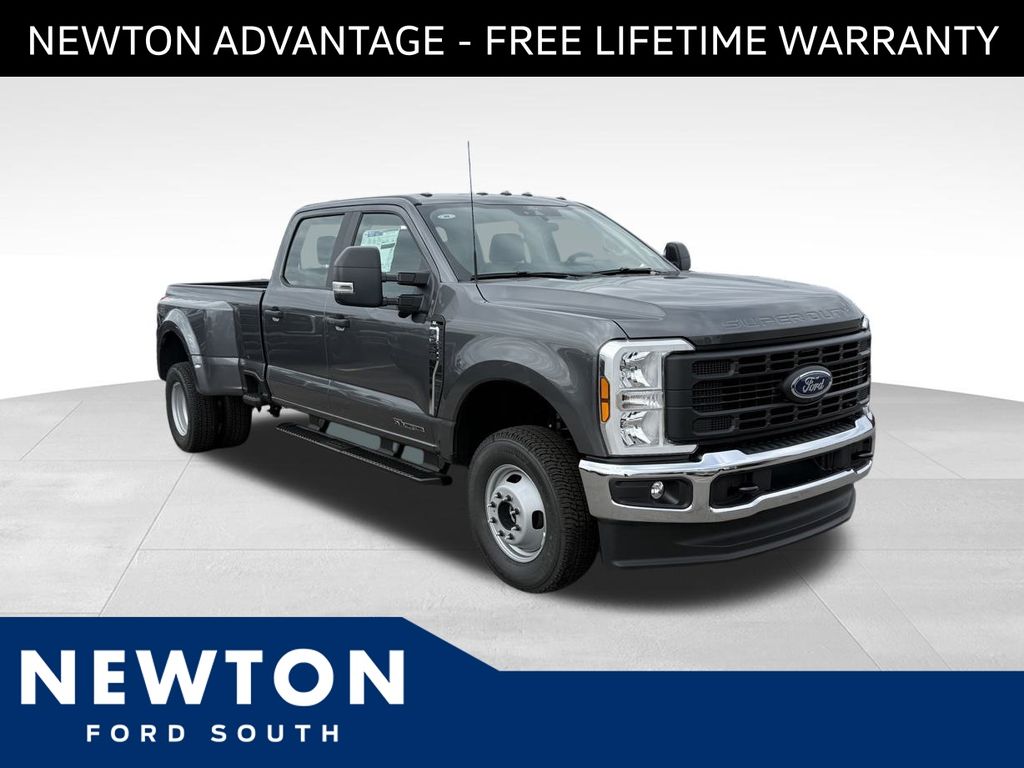 2026 Ford F-350 Super Duty XL's photo