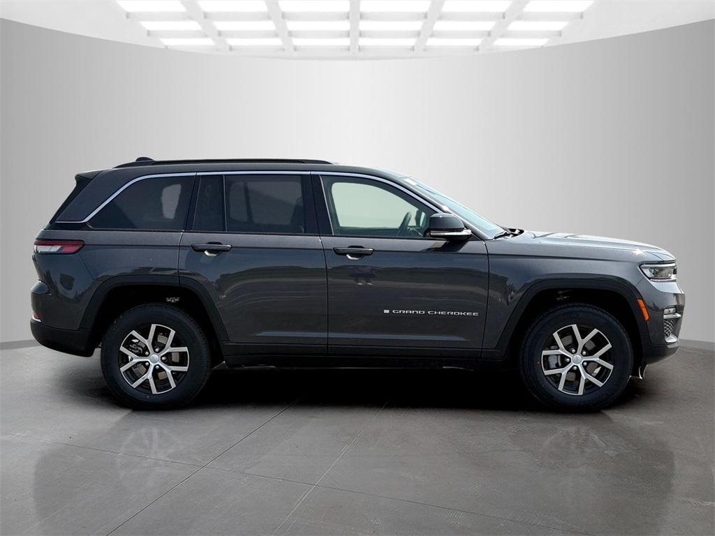 2025 Jeep Grand Cherokee Limited photo 2