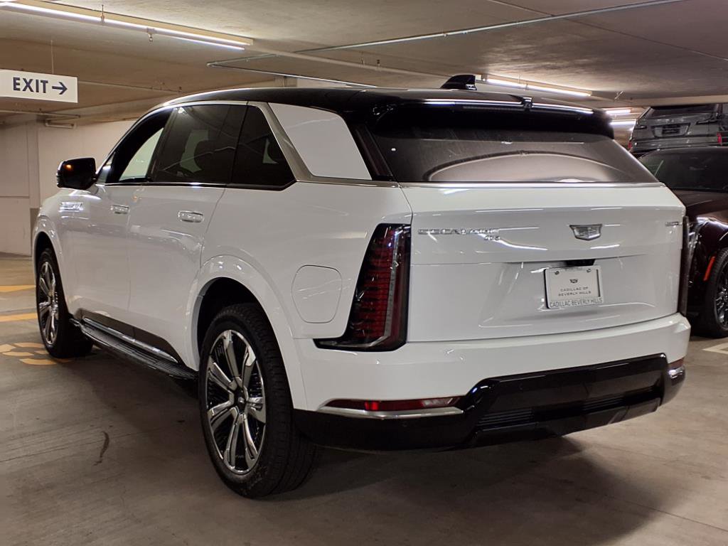 2025 Cadillac Escalade IQ Luxury photo 5