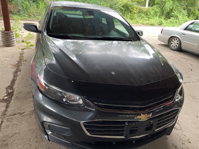 2017 Chevrolet Malibu 1LT photo 2