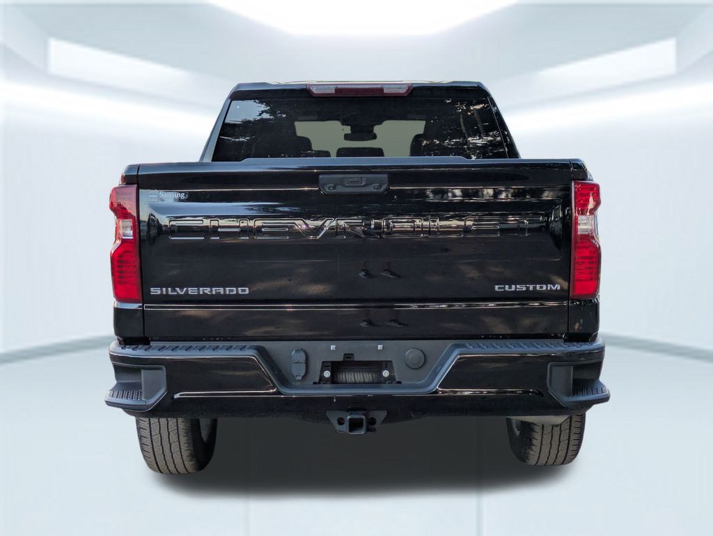 2024 Chevrolet Silverado 1500 Custom photo 4