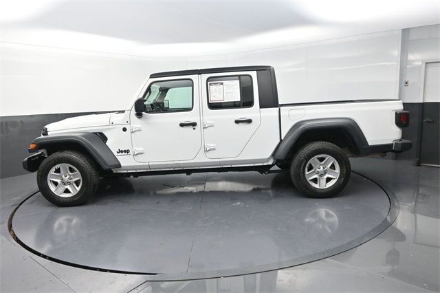 2023 Jeep Gladiator Sport photo 4