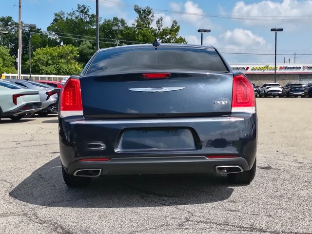 2016 Chrysler 300 Limited photo 10