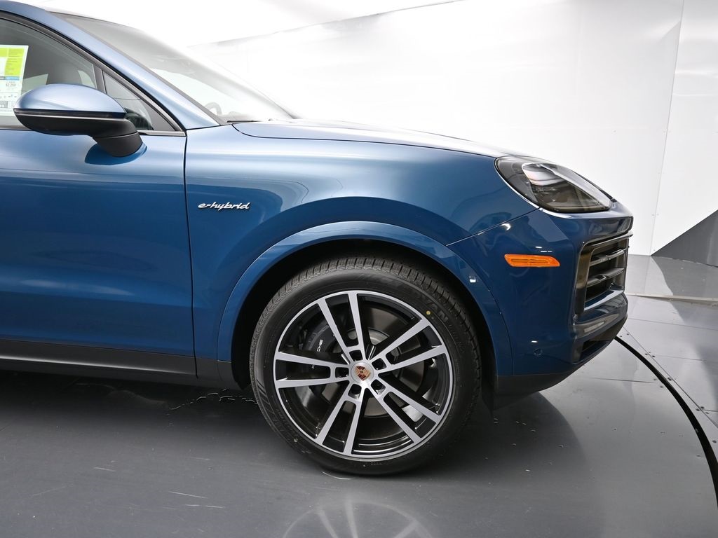 2026 Porsche Cayenne E-Hybrid Coupe photo 18