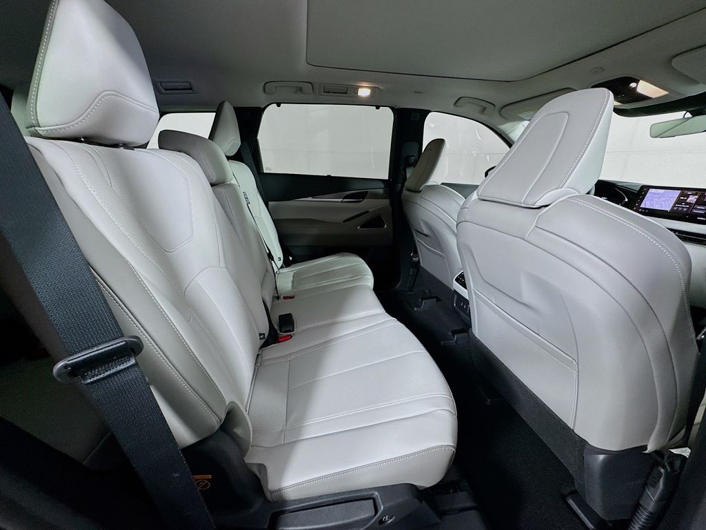 2026 Infiniti QX60 Luxe photo 34