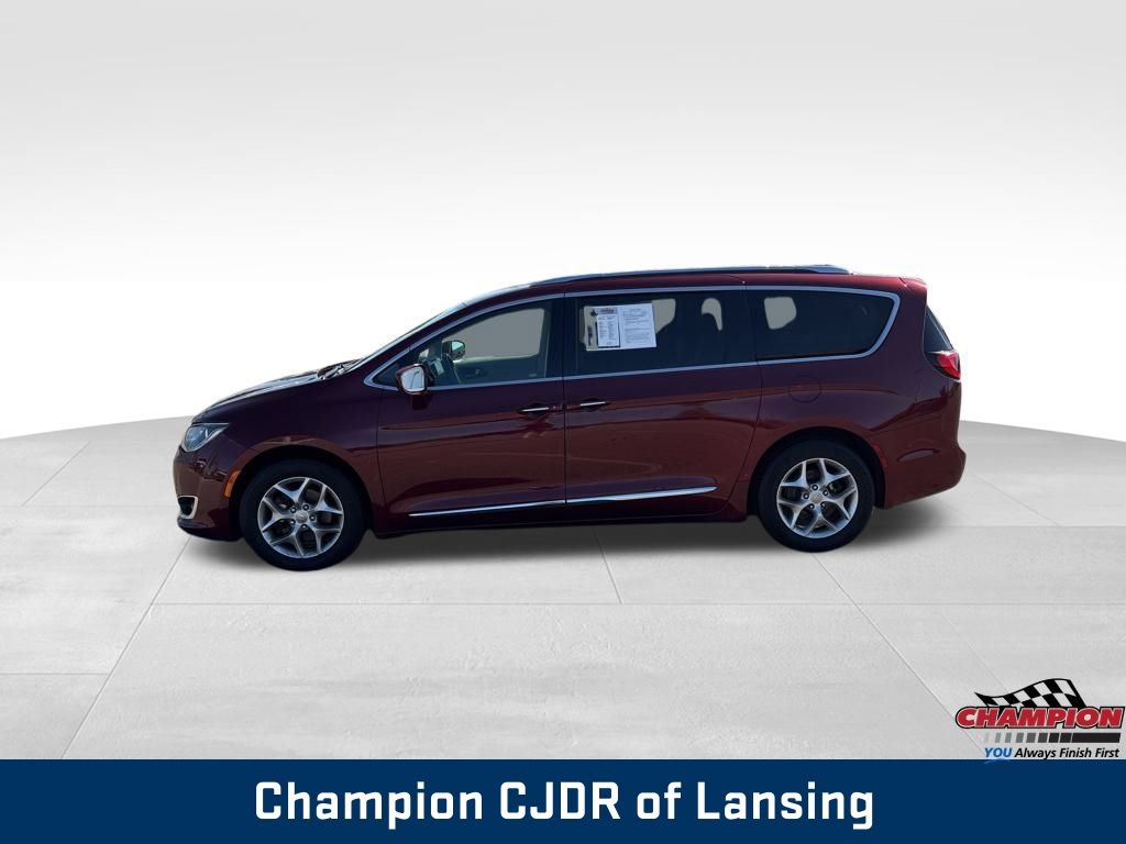 2018 Chrysler Pacifica Touring Plus photo 3