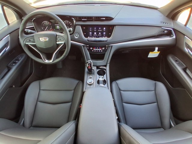 2025 Cadillac XT6 Luxury photo 8