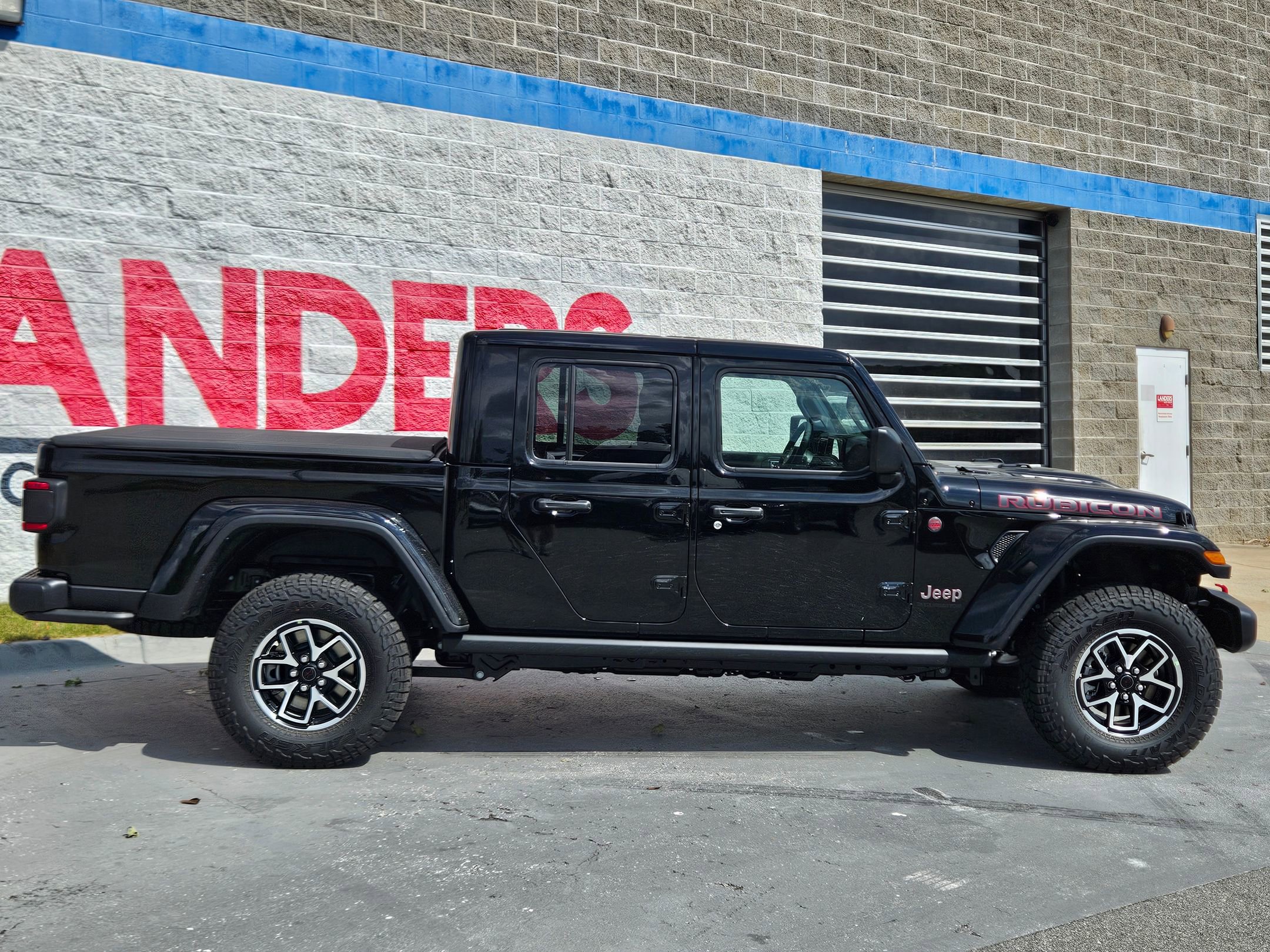 2025 Jeep Gladiator Rubicon photo 8
