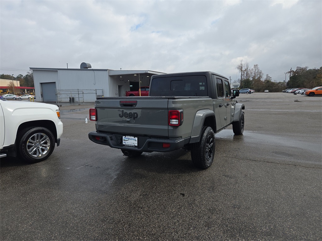2022 Jeep Gladiator Sport photo 3