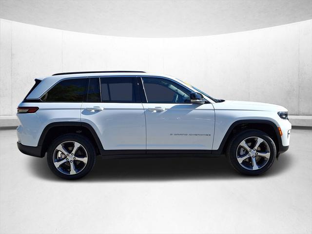 2025 Jeep Grand Cherokee Limited photo 3