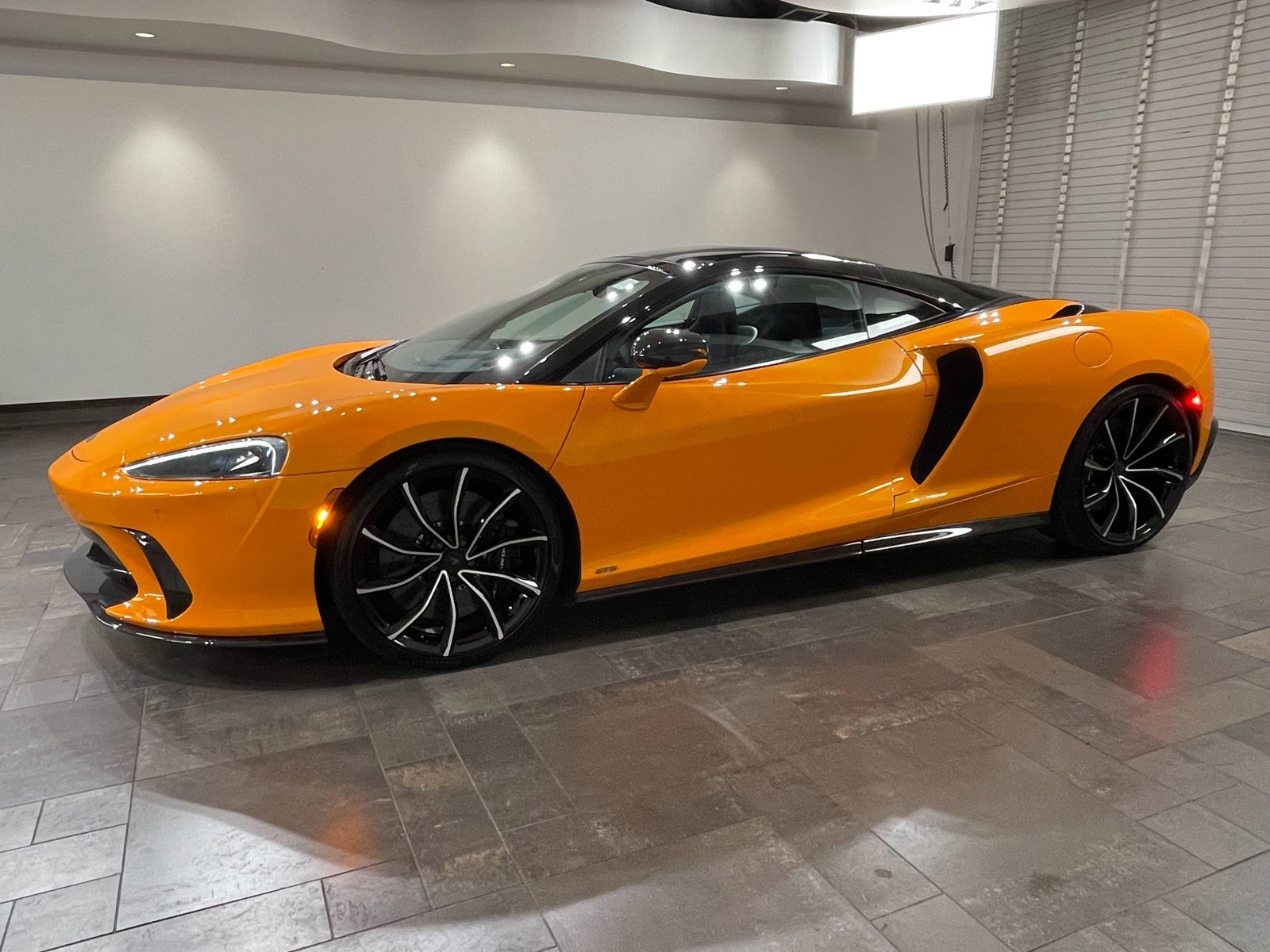 2025 Mclaren GTS photo 3