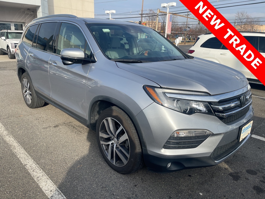 2017 Honda Pilot Touring's photo