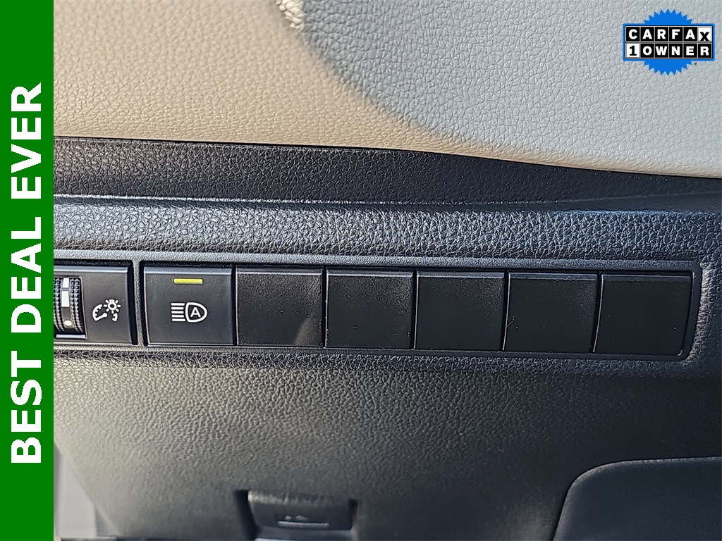 2022 Toyota Corolla LE photo 23