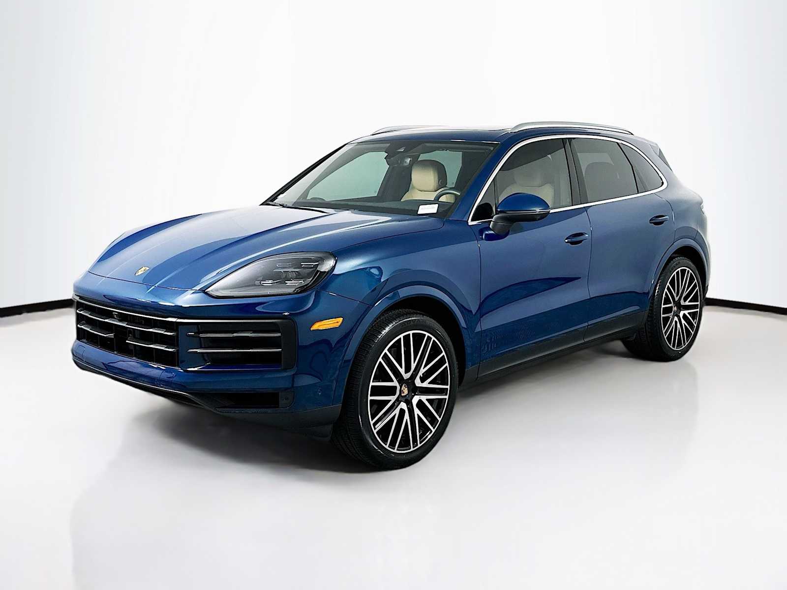 2025 Porsche Cayenne Base's photo