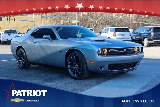 2018 Dodge Challenger R/T's photo