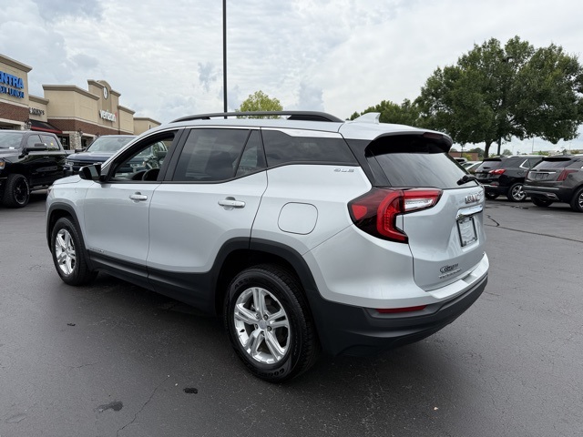 2022 Gmc Terrain SLE photo 4