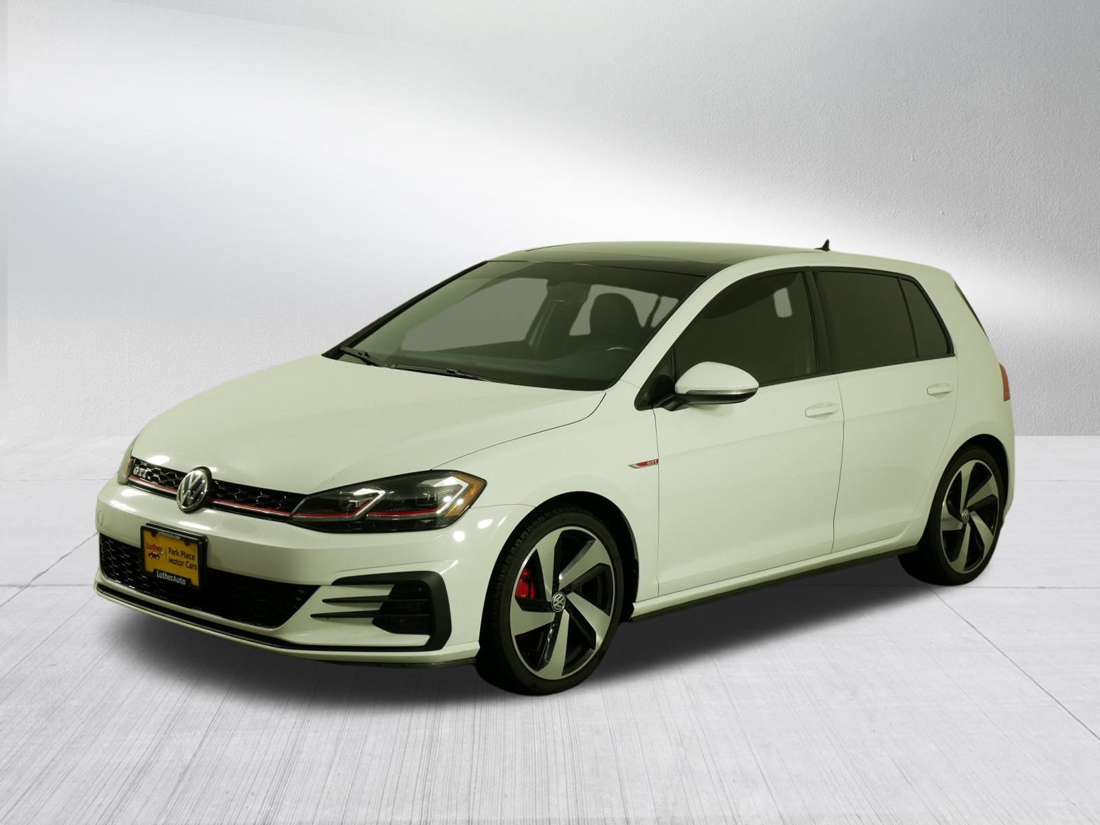 2018 Volkswagen Golf GTI SE photo 3