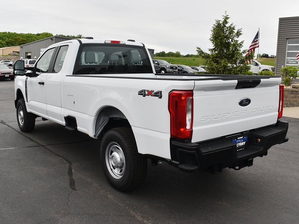 2025 Ford F-250 XL photo 3
