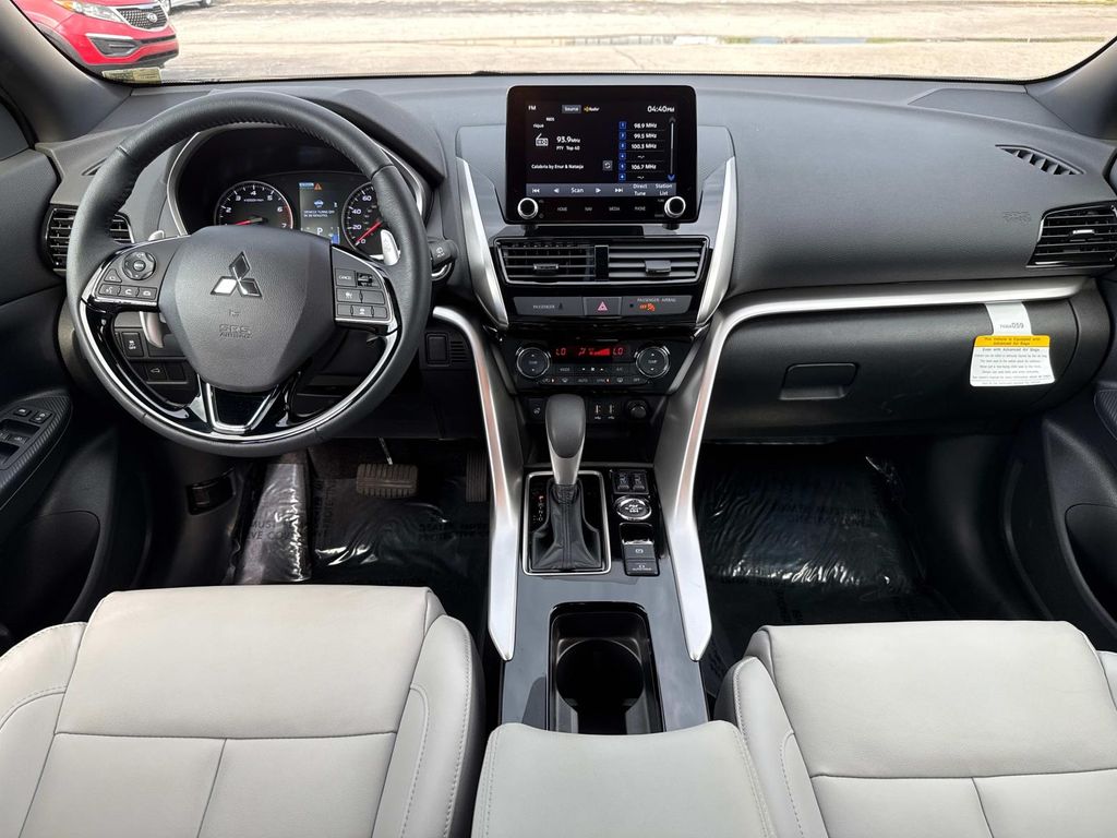 2025 Mitsubishi Eclipse Cross SEL photo 14