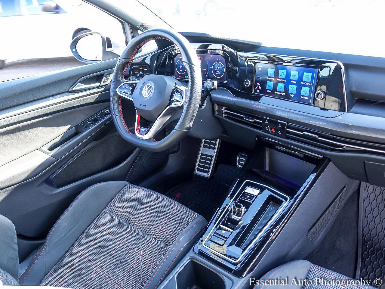 2023 VOLKSWAGEN GOLF GTI - Image 20