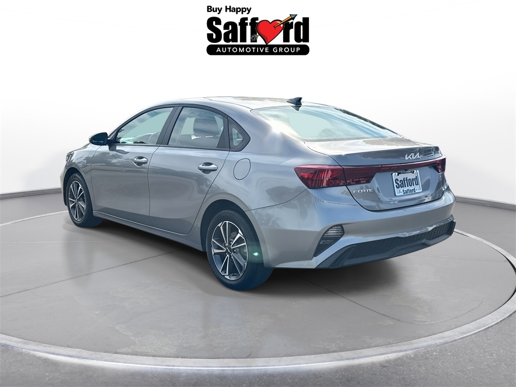 2024 Kia Forte LXS photo 5