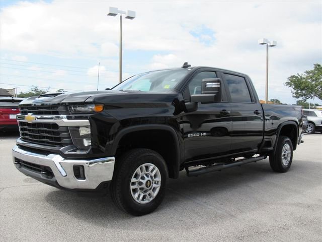 2024 Chevrolet Silverado 2500HD LT photo 2