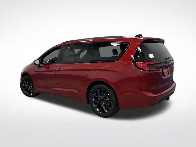 2026 Chrysler Pacifica Limited photo 2