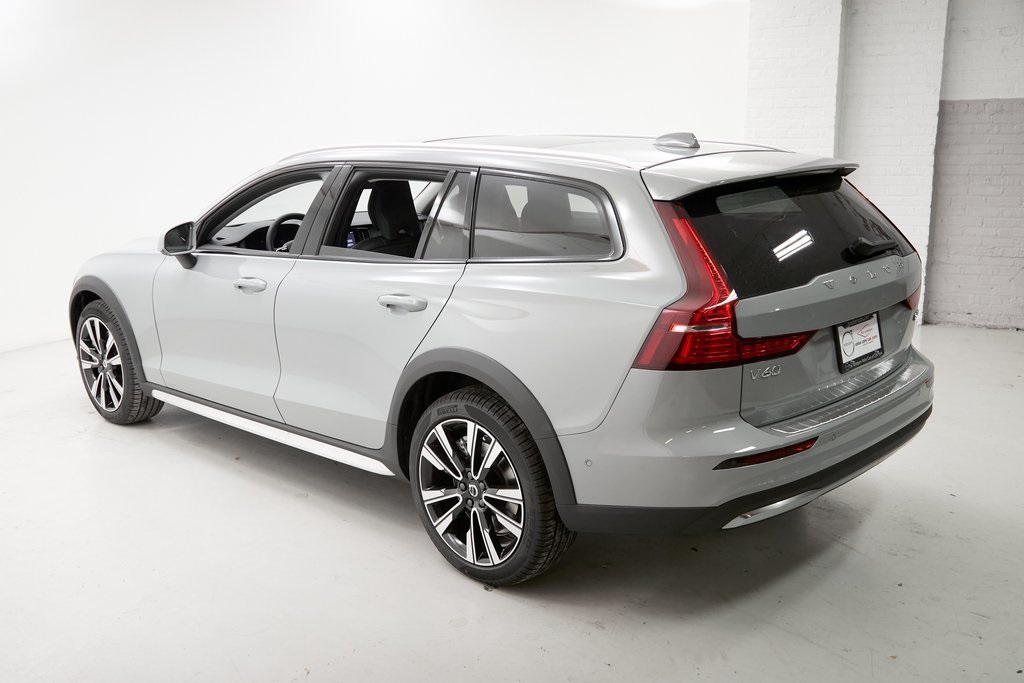 2026 VOLVO V60CC - Image 6
