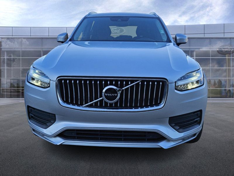 2020 Volvo XC90 Momentum photo 2