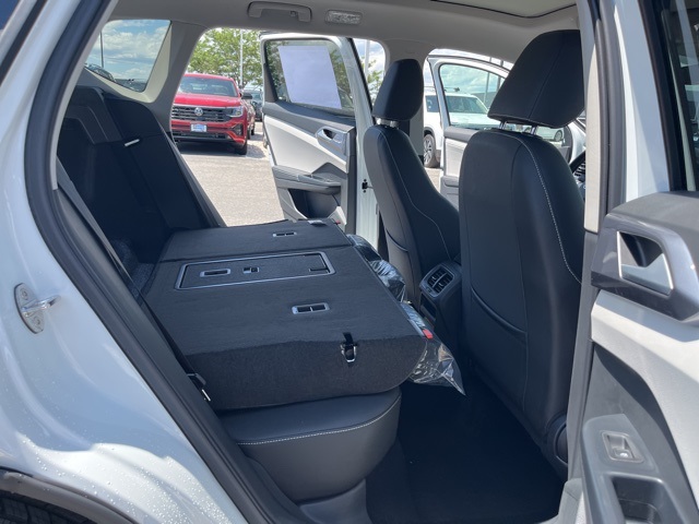 2025 Volkswagen Taos SEL photo 23