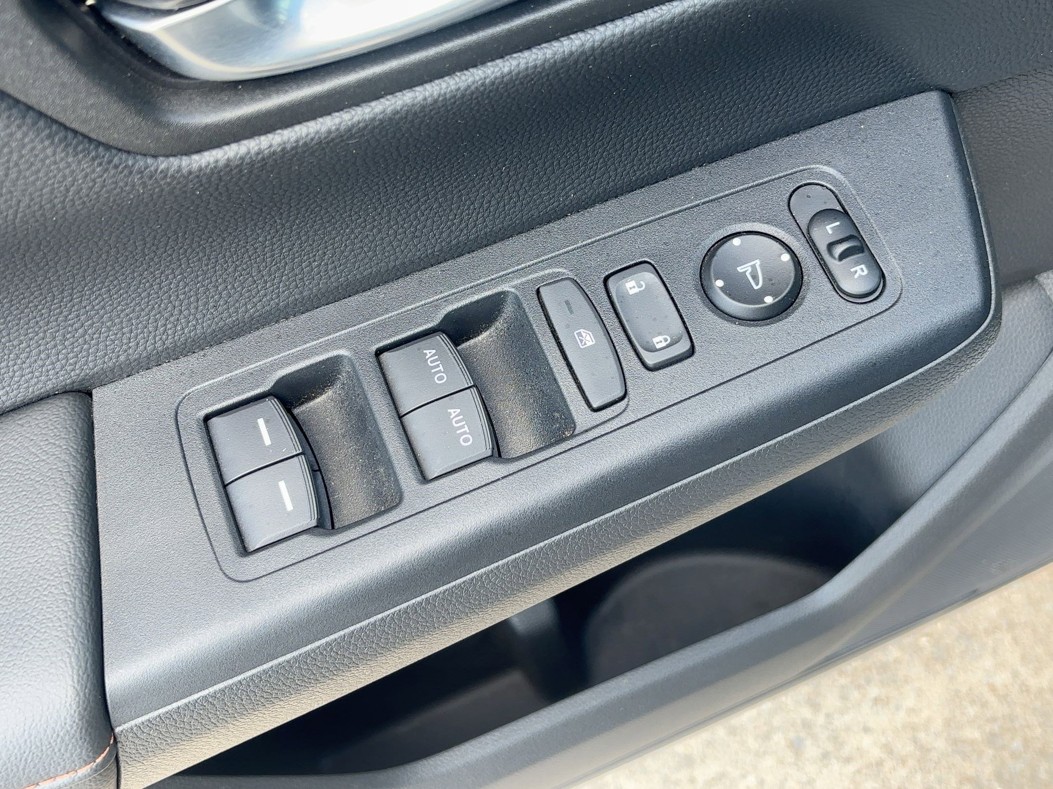 2023 Honda CR-V Hybrid Sport photo 12