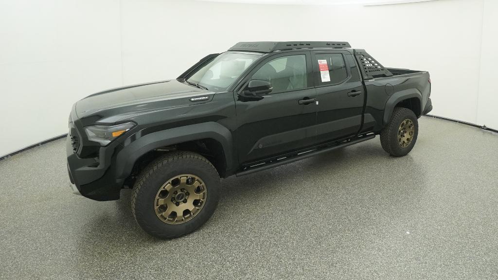 2025 Toyota Tacoma Trailhunter's photo