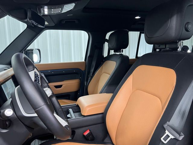 2024 Land Rover Defender 110 X-Dynamic SE photo 5