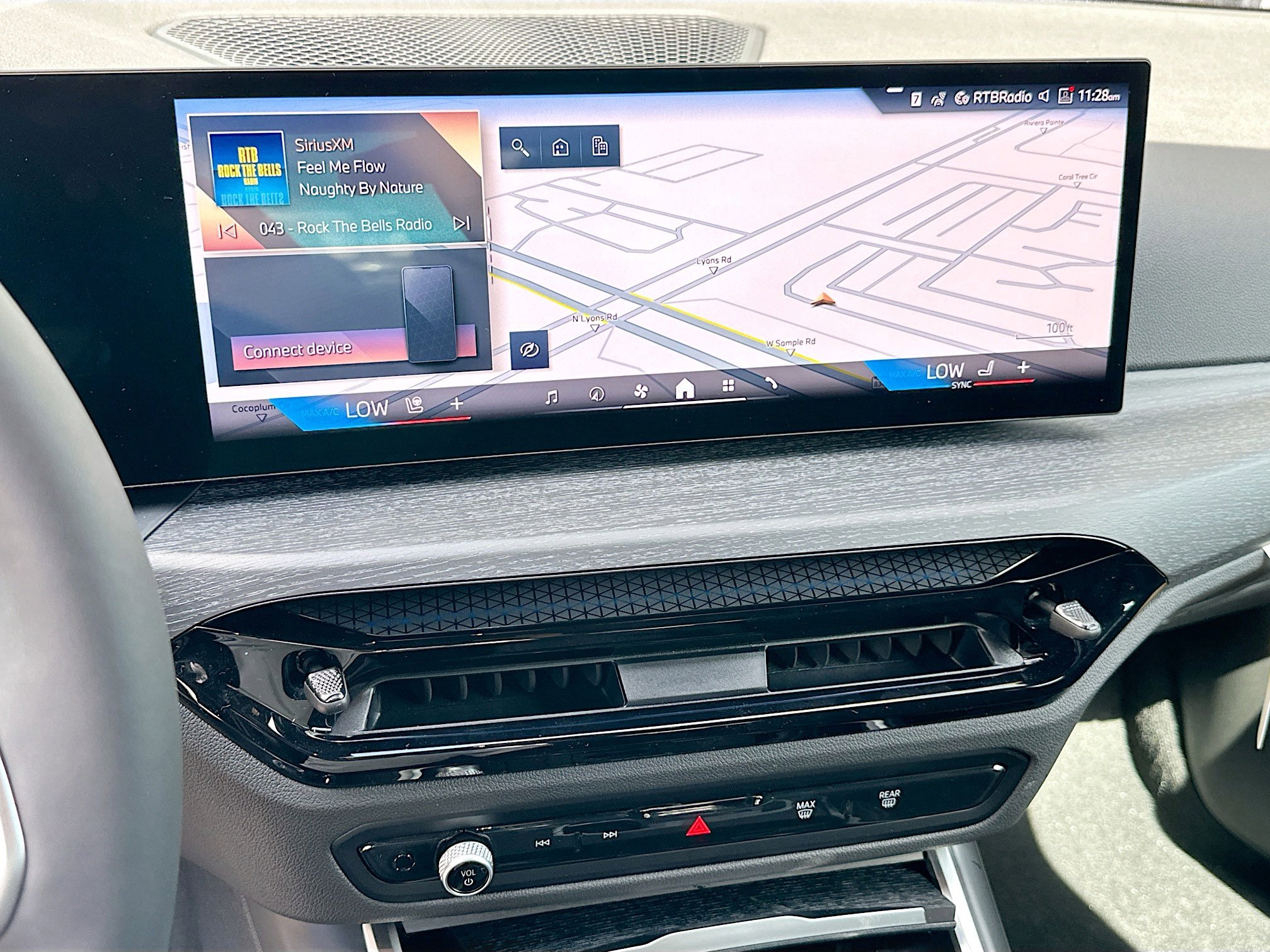 2026 Bmw 330i photo 10
