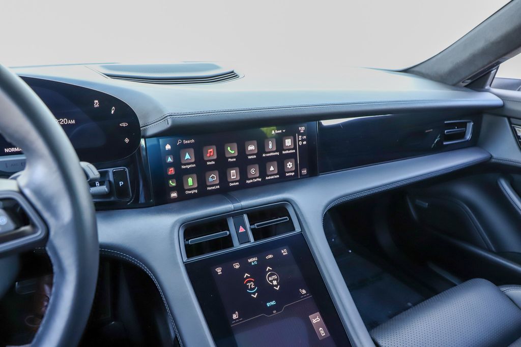 2020 Porsche Taycan Turbo photo 24