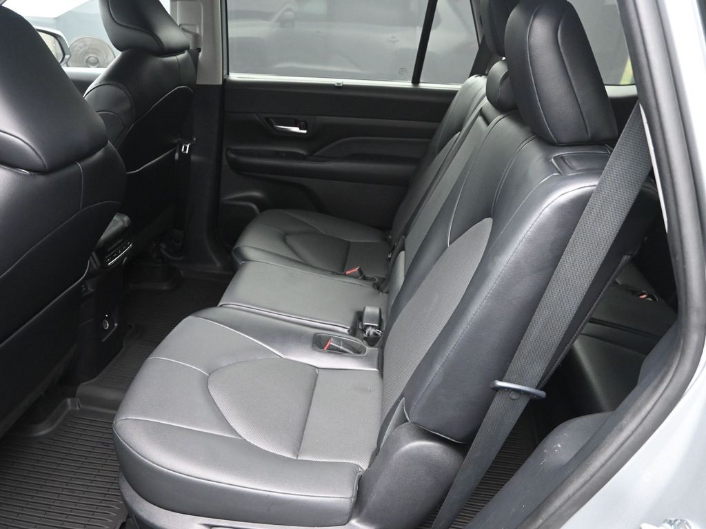2024 Toyota Grand Highlander XLE photo 8