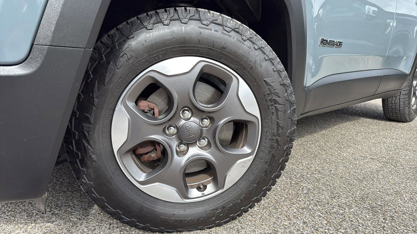 2017 Jeep Renegade Latitude North Edition photo 2