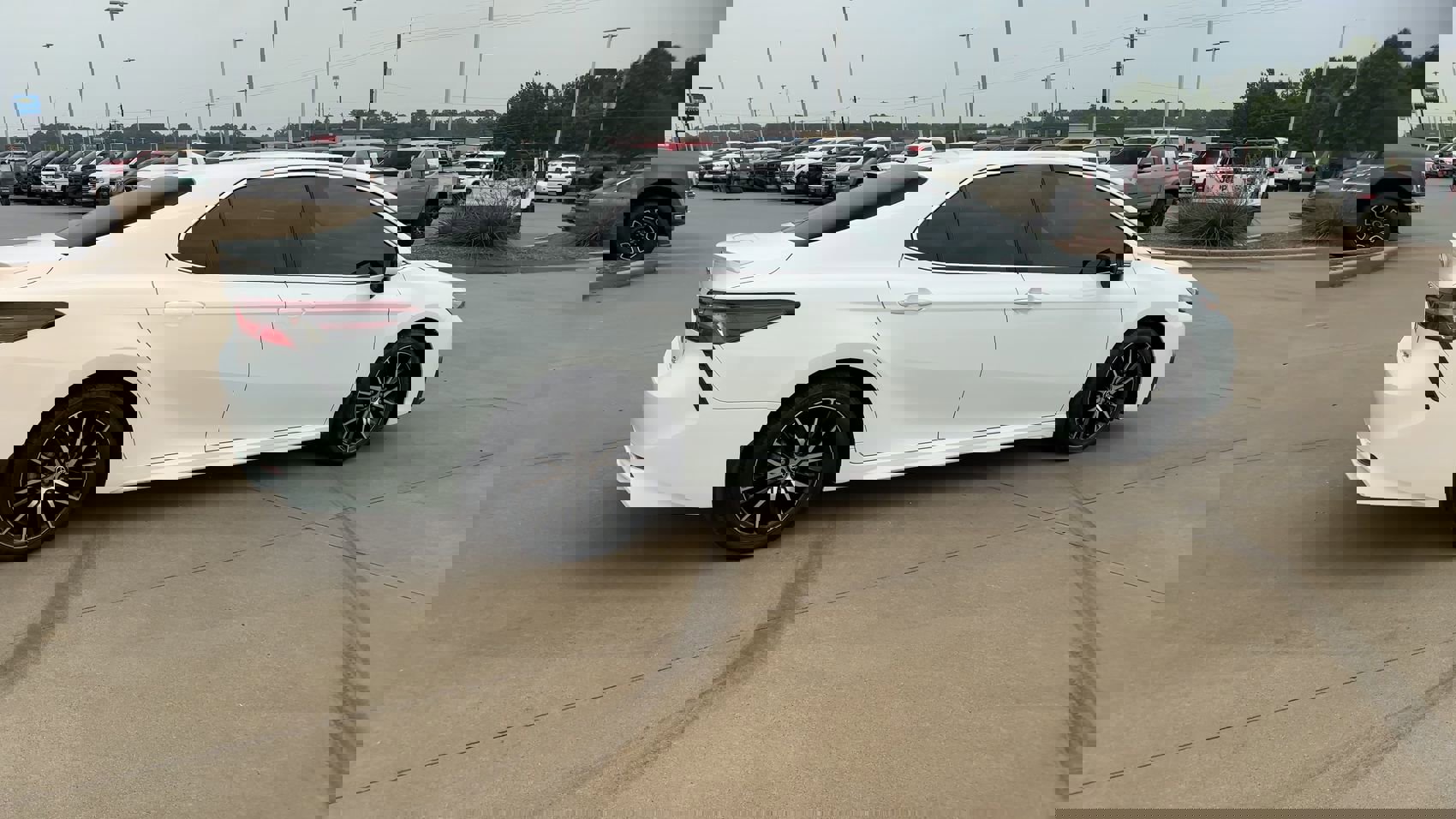 2023 Toyota Camry Hybrid SE photo 8