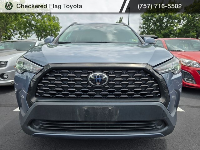 2022 Toyota Corolla Cross LE photo 2