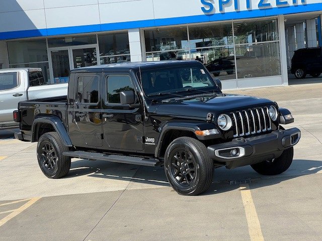 2023 Jeep Gladiator Overland photo 2