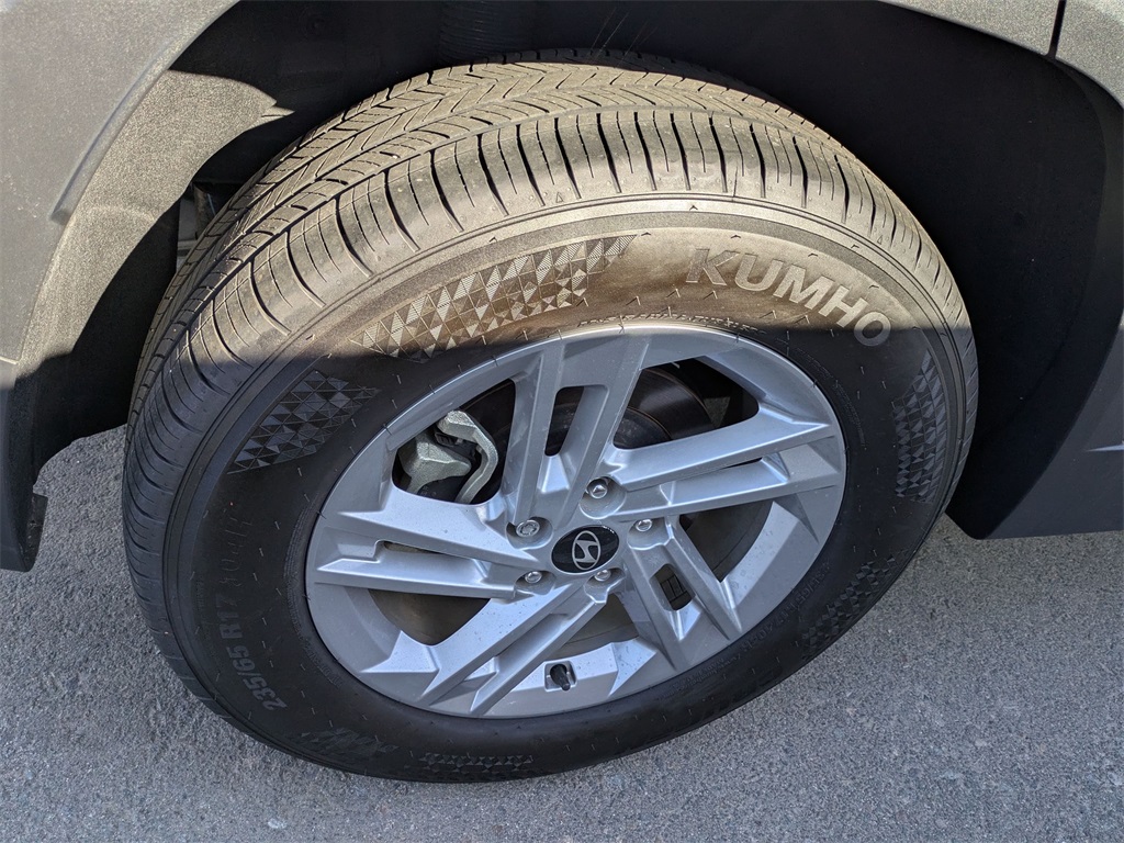 2025 Hyundai Tucson SE photo 3