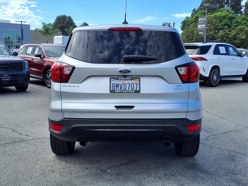 2019 Ford Escape SE photo 3